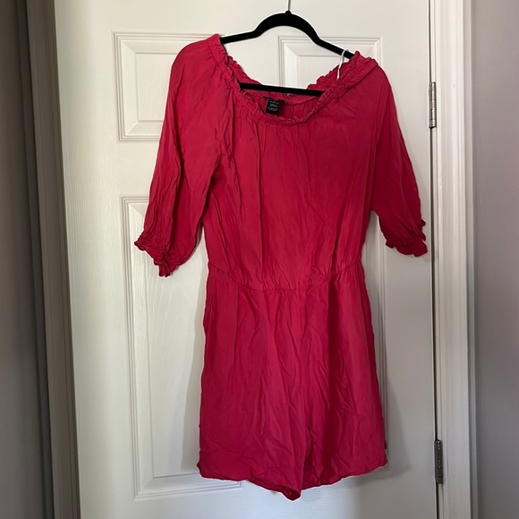 Hot pink shorts jumpsuit with pockets - Picture 1 of 3